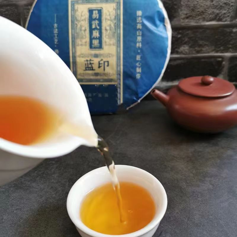 Yunnan Puerh Tea 2022 Year Menghai Yiwu Raw Pu-erh Tea Cake Pu'er Sheng Tea 357g