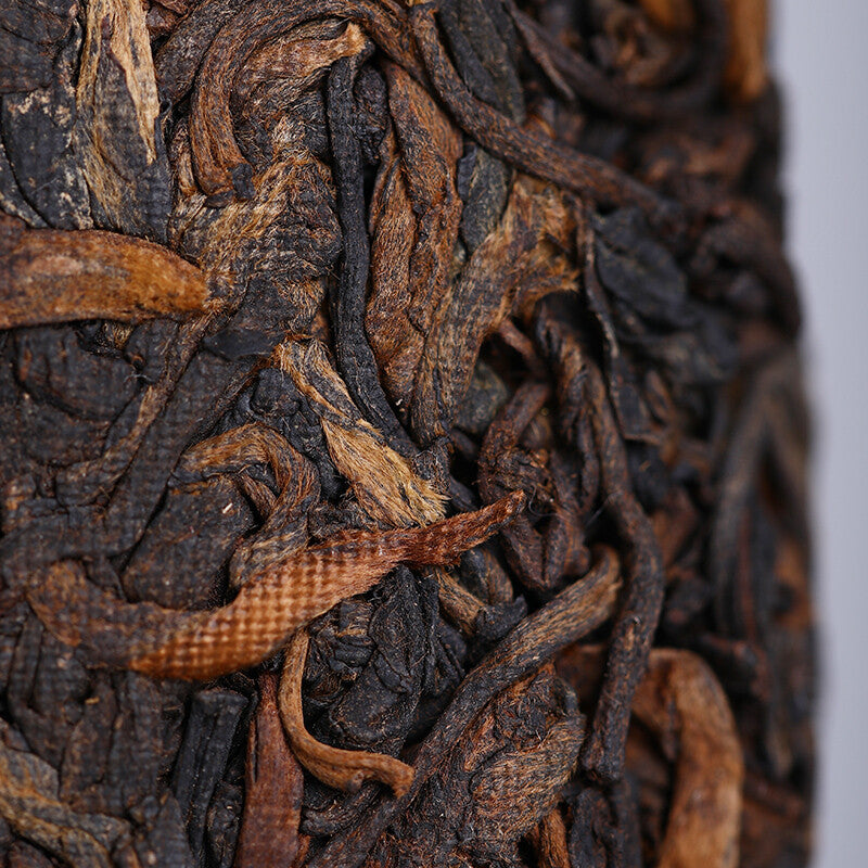 500g Remote Mountains Old Tree Tea Haiwan Old Comrade Aged Ripe Pu'er Tea Cake