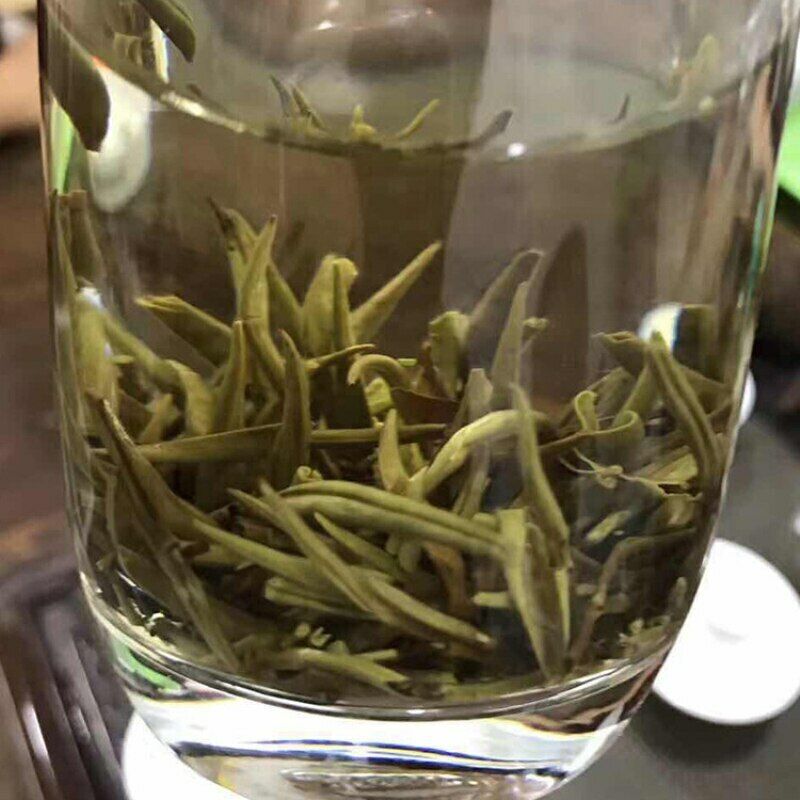 HelloYoung Chinese Premium Silver Needle White Tea Cake Organic Bai Hao Yin Zhen Cha 300g