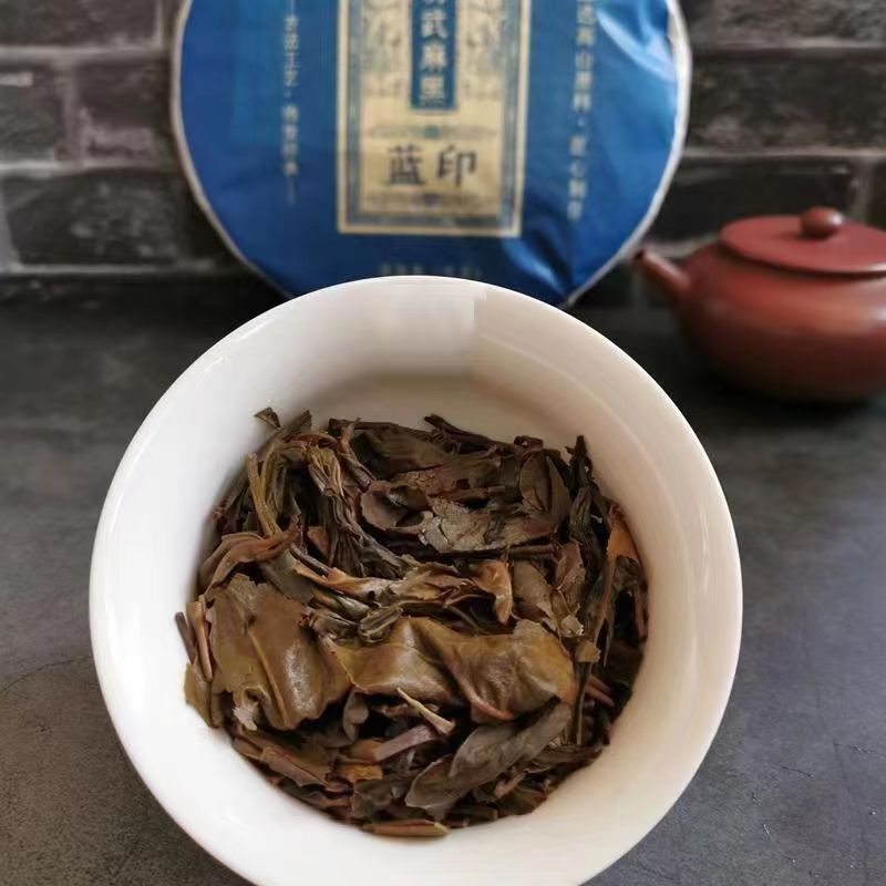 Yunnan Puerh Tea 2022 Year Menghai Yiwu Raw Pu-erh Tea Cake Pu'er Sheng Tea 357g