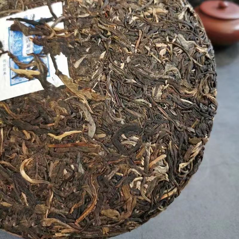 Yunnan Puerh Tea 2022 Year Menghai Yiwu Raw Pu-erh Tea Cake Pu'er Sheng Tea 357g