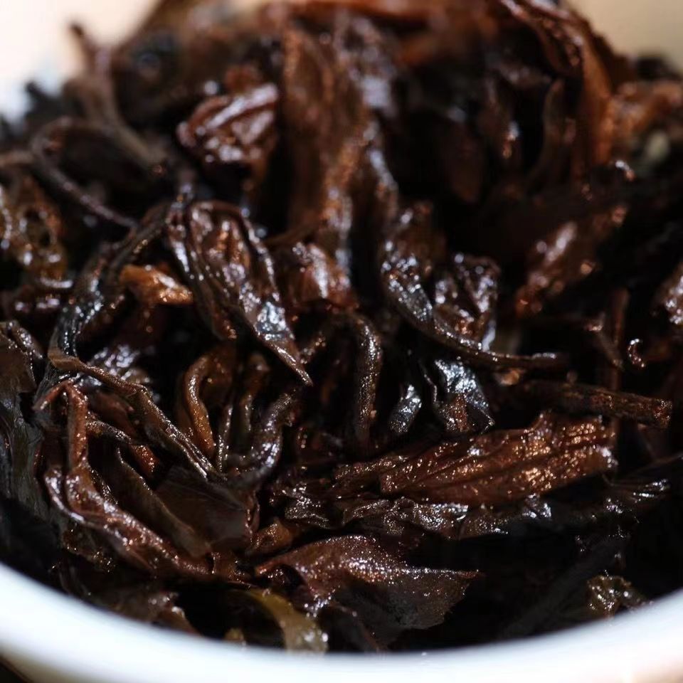 357g Yunnan Old Puerh Ripe Tea Tongqinghao 2008 Palace Aged Puer Cooked Tea Cake