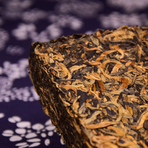 HelloYoung Fengqing Dian Hong Golden Buds Dianhong Yunnan Dian Hong Black Tea Brick 250g