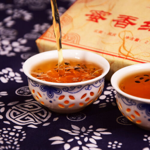 HelloYoung Fengqing Dian Hong Golden Buds Dianhong 250g Dian Hong Yunnan Black Tea Brick