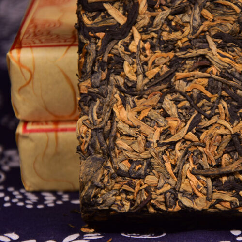 HelloYoung Fengqing Dian Hong Golden Buds Dianhong Yunnan Dian Hong Black Tea Brick 250g
